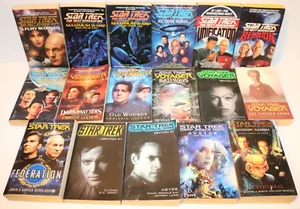 Lot of 17 Vintage STAR TREK Paperback Books, VOYAGER, NEXT GENERATION, plus... - Foto 1 di 16