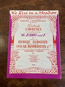 Partituras de colección 1951 We Kiss In A Shadow The King and I Rodgers Hammerstein - Imagen 1 de 4