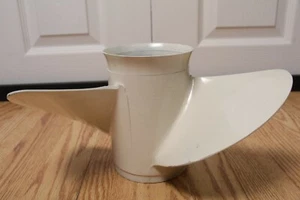 RH Prop  13 X 19P - Right Hand - 15 Spline - 4" Gearcase - Aluminum - 3 Blade - Picture 1 of 8