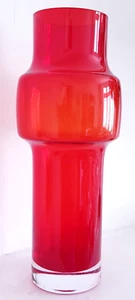 Tamara Aladin Riihimaki 1960's red orange glass vase - Picture 1 of 8