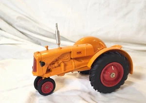 SpecCast Minneapolis-Moline UTS Narrow-Front 1/16 Scale Model Tractor - Picture 1 of 22