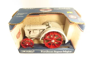 Ertl Fordson Diecast Metal Model 307 Tractor Farm Toy, 1/16 Scale, Made in USA - Picture 1 of 12