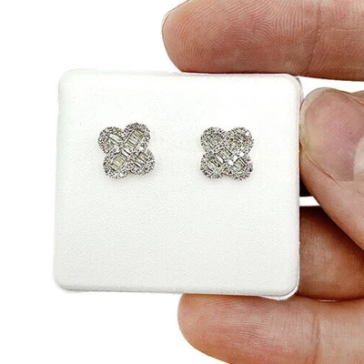 Aretes de trébol con racimo de baguette de oro de 10 quilates de diamantes naturales de 0,4 quilates Foto 1 de 4