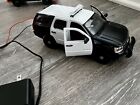 1/24 Welly Police Tahoe Unmarked With Working LED Strobe And Alternating Lights