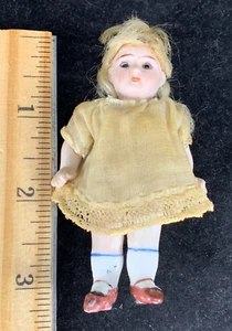 Antique All Bisque - 3¼" Jointed with Glass Eyes - Original Wig & Clothes - Picture 1 of 5