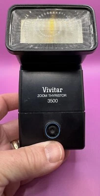 Vivitar Zoom Thyristor 3500 Shoe Mount Flash for Film SLR Digital Cameras WORKS - Image 1 of 4