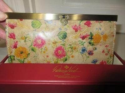 NEW PATRICIA NASH CAUCHY WALLET in a GIFT BOX       PRAIRIE ROSE      NWT - Image 1 of 4