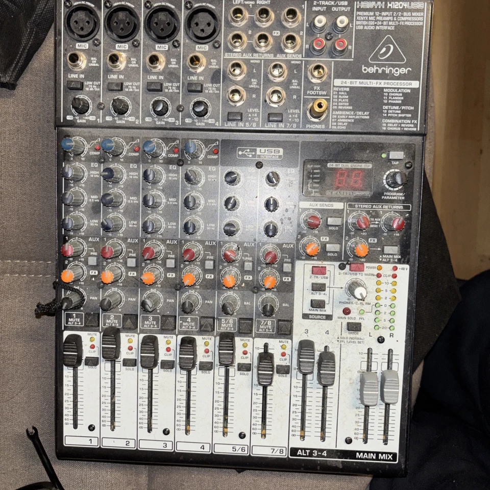 Behringer XENYX X1204 USB Mischpult - Schwarz - Bild 1 von 1