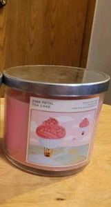 1 BATH & BODY WORKS PINK PETAL TEA CAKE 3 WICK SCENTED LARGE CANDLE NEW - Picture 1 of 4