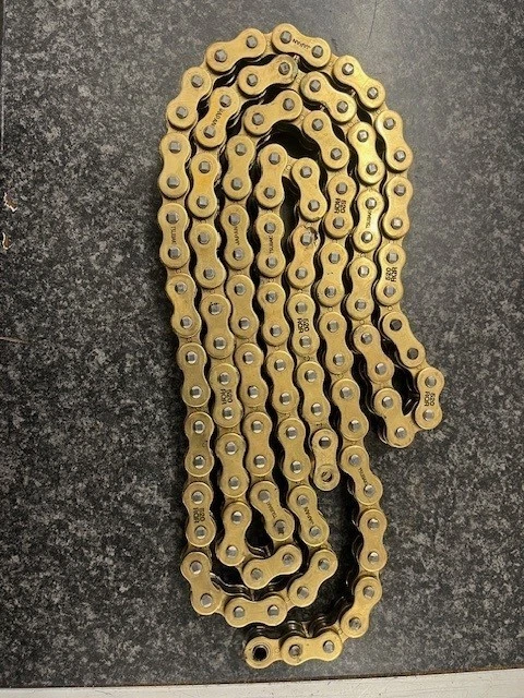 tsubaki race chain 520 - Image 1 of 1