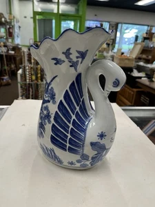 VTG ASIAN BLUE WHITE PORCELAIN HAND PAINTED SWAN VASE BIRDS MOTIF 10" - Picture 1 of 7