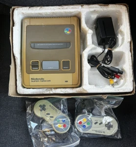 Nintendo Super Famicom Console w/ 2 OEM Controllers Yellowed w/ Box *SHVC CPU-01 - Foto 1 di 11
