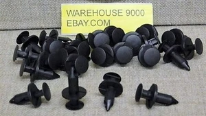 25 Push Type Retainer Auveco 17216 GM:21030249 Ford:N807389S Chrysler:6503598 - Foto 1 di 3