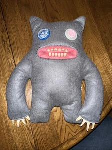 Juguete de peluche Fuggler Funny Ugly Monsters 12 pulgadas Clawey (fieltro gris) Spin Master - Imagen 1 de 6