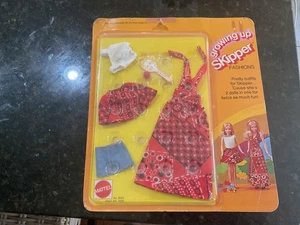 Vintage 1974 Growing Up Skipper Barbie  Fashions 9023 💕 MIP - Picture 1 of 7