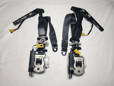 2011-2016 Chrysler Town & Country Drivers & Passenger Front Seat Belts & Buckles - Изображение 1 из 4