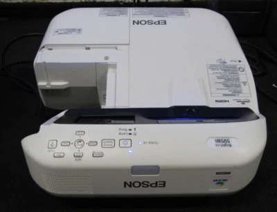 EPSON BrightLink 595Wi 3300 Lumens H599A Projectors - Image 1 of 4