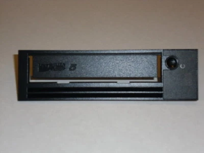 Bisel Dell LTO5 HH V2 solo para bisel interno o externo SAS LTO-5  Foto 1 de 2