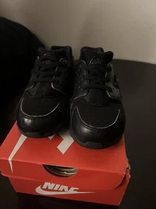 Kids Nike Black Nike Huarache Size 10C Good Condition - Picture 1 of 7