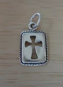 Dije cruzado rectangular de plata esterlina 15x12 mm recortado - Imagen 1 de 3