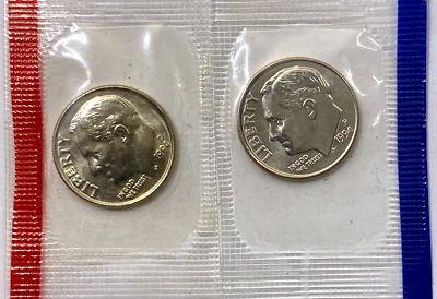 1994 P & D Roosevelt Dimes in Original US Mint Set Cellophane - Image 1 of 2