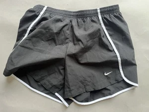 Nike Girls Black Training Running Shorts Dri-fit Size XL 13-15 Years 156-166cm - Picture 1 of 5