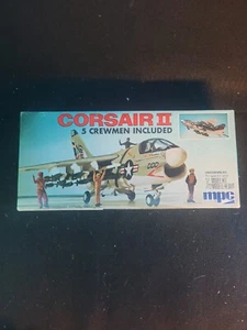 MPC 1/72 CORSAIR II w/crewmen Vintage 2-0206 - Picture 1 of 3
