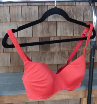 Sujetador FASHION BUG 42B ROJO acolchado con aros trasero 3 ganchos triples usado Foto 1 de 2