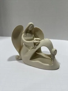 Hand sculpted heart angel statue sitting 6" - Imagen 1 de 3