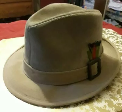 VINTAGE Stetson "Self Conforming" Tan/Beige Suede Fedora Hat w/ FEATHERS Size 7  - Image 1 of 4