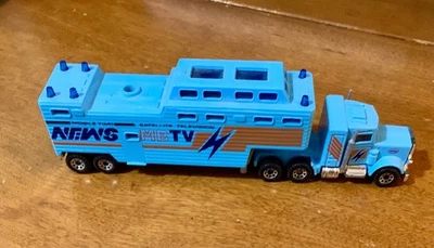 火柴盒 Convoy CY-15-B Peterbilt 卫星/MBTV 新闻 半卡车 — 第 1/4 张图片