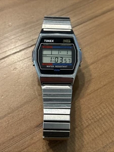 VINTAGE TIMEX QUARTZ LITHIUM DIGITAL CHRONO ALARM EXCELLENT WR STRETCH BAND - Picture 1 of 7