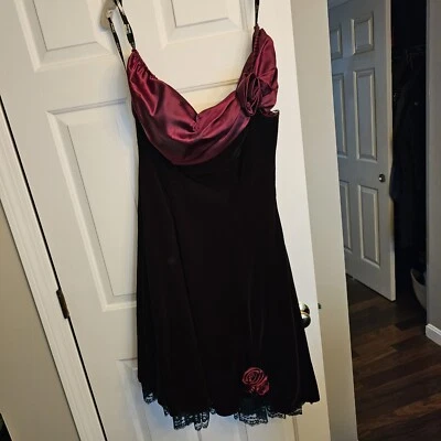 复古 Karen Lucas 适用于 Niki Burguny 天鹅绒连衣裙 14 码,形状很好,1980 年代 — 第 1/4 张图片