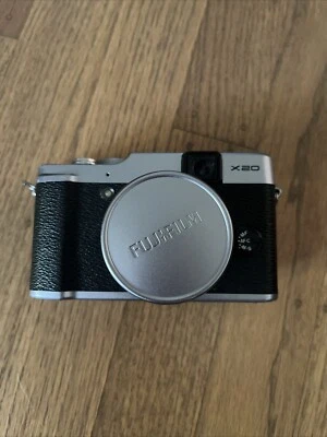 Fujifilm X20 12mp Compact Digital Camera - WATER DAMAGED - Image 1 of 4