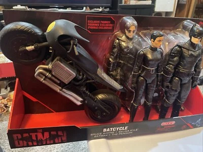 The Batman 2022 Batcycle Set Bruce Wayne Selina Kyle Penguin Target ¡Exclusivo!  Foto 1 de 4