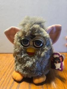 Tiger Furby 70-800 elektronisches interaktives Spielzeug grau blaue Augen rosa Ohren - Bild 1 von 11
