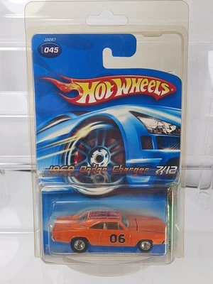 HOT WHEELS 2006 TREASURE HUNT 1969 DODGE CHARGER 7 OF 12 VHTF W/ PROTECTOR  - Image 1 of 4