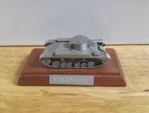 Valentine pewter tank on wooden bases with name plate - Picture 1 of 5