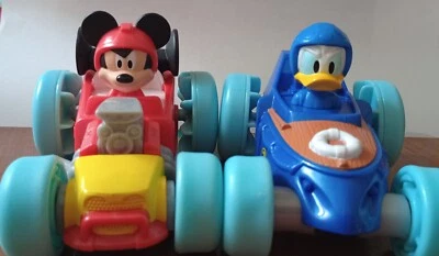  Coches de juguete Disney Mickey Mouse y Donald Duck Roadster Racer 2017  Foto 1 de 4