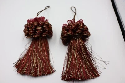 Muy bonito - Dos borlas grandes granate/doradas Foto 1 de 3