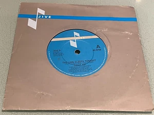 Tight Fit - The Lion Sleeps Tonight - Vinyl Record 7" Single - 1982 Jive 9 - Picture 1 of 5