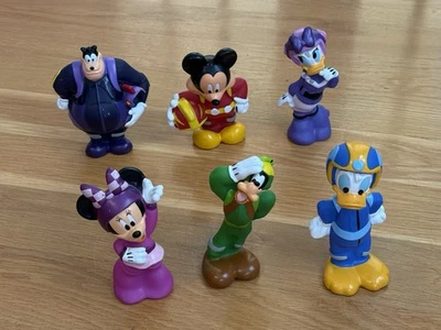 Набор фигурок DISNEY Bath Toys ФИГУРКИ Микки Мауса и гонщиков родстеров - Изображение 1 из 4