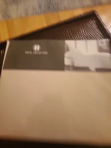 Neu mit Etikett $ 270 Hotel Collection Supima beige extra tief Cal King nur flaches Bettlaken - Bild 1 von 7