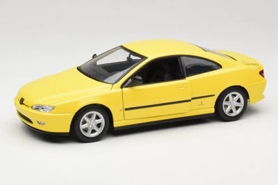 01022 Peugeot 406 Coupe Yellow Gate 1/18 - Immagine 1 di 4