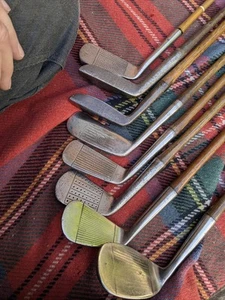 TimewarpGolf - Mix aus Harry Vardon Hickory Golfschlägern - Eisen & Putter. 8 Schläger - Bild 1 von 16