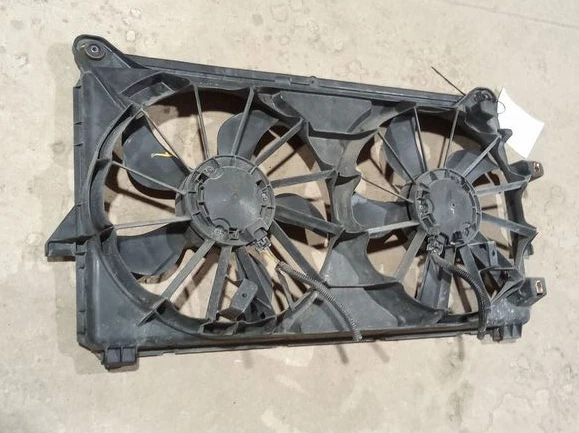 2010-2014 Chevrolet Tahoe Radiator Cooling Fan Assembly - Image 1 of 2