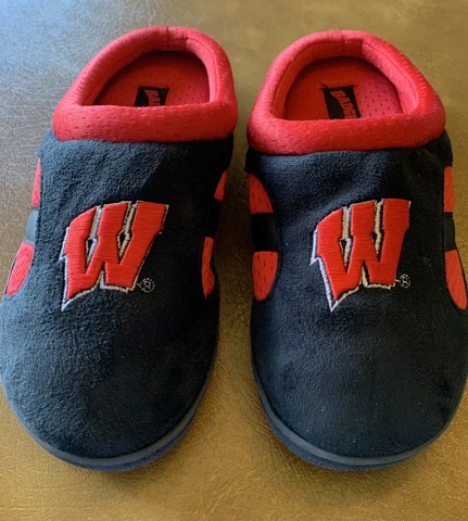 Wisconsin Badgers Men's Slippers W/ Rubber Non Slip Bottom S 7/8  Black Red EUC Cover