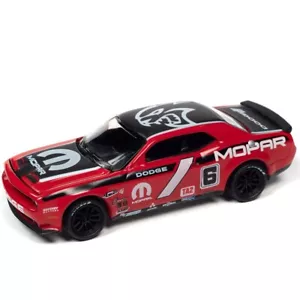 Auto World 1:64 2019 Dodge Challenger SRT Hellcat MOPAR Red - Picture 1 of 2