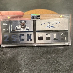 2013 Panini Playbook Rookie Russell Wilson Autographed  - Picture 1 of 3