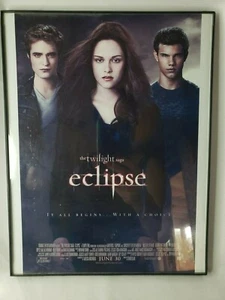 Affiche photo Twilight 'Saga Eclipse' dans cadre plastique noir 11" x 9" - Photo 1 sur 2